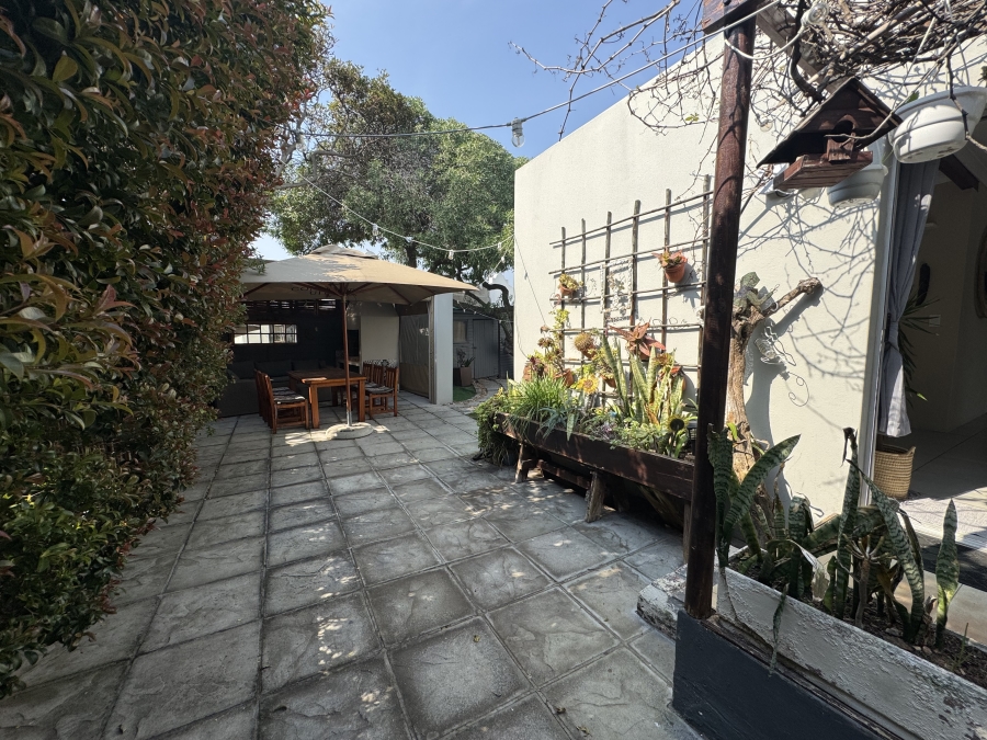 To Let 1 Bedroom Property for Rent in Kirstenhof Western Cape